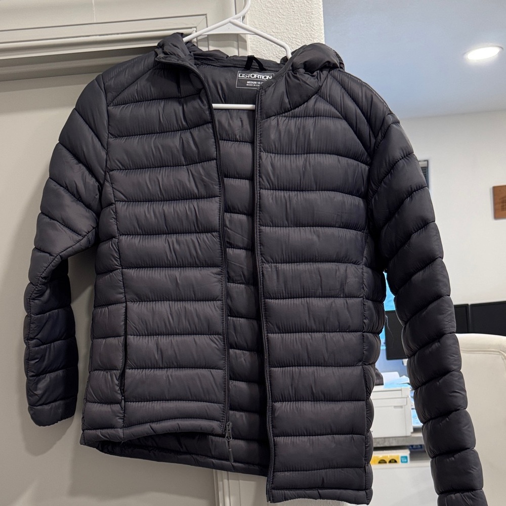 Boys gray Puffer Jacket by distortion size M